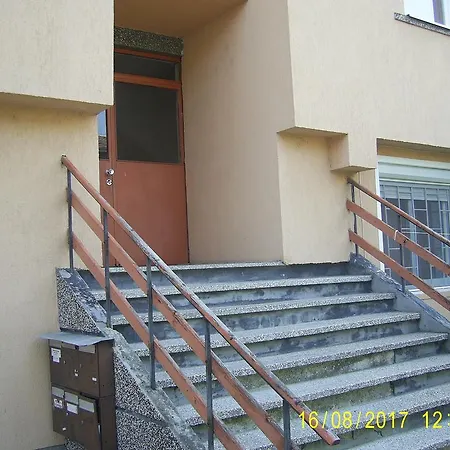 Center Apartment *